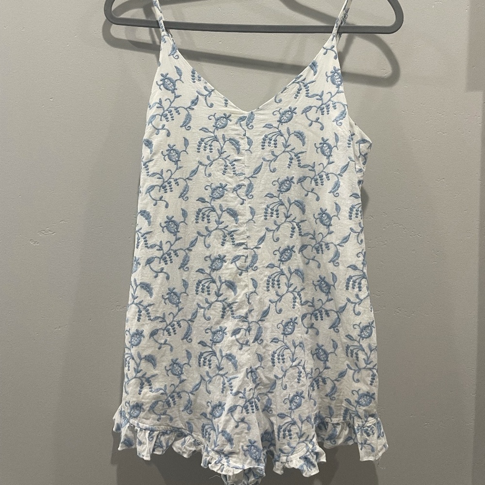 Kendall & Kylie Medium Pacsun White Embroidered Romper